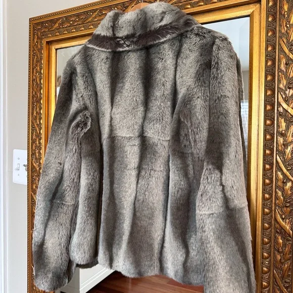 Kristen Blake Gray Faux Fur Jacket
Never worn and stunning! - Picture 3 of 4